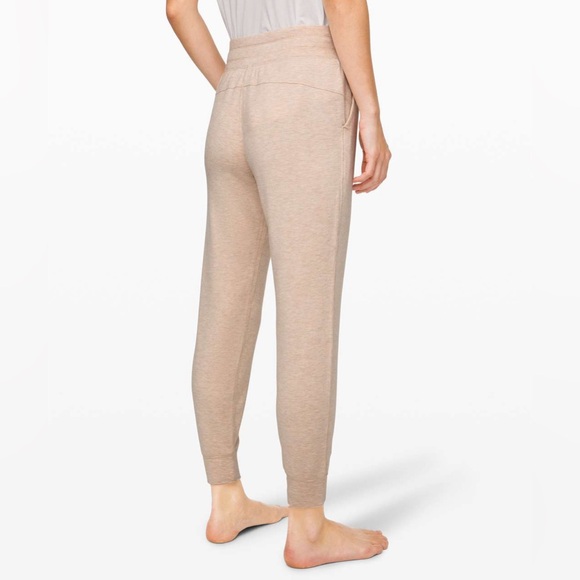 Lululemon Warm Down Jogger Soft Touch in Heathered Cashew Size 4 - Picture 3 of 8